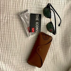 Polarized Ray-Ban Clubmaster Sunglasses brand new